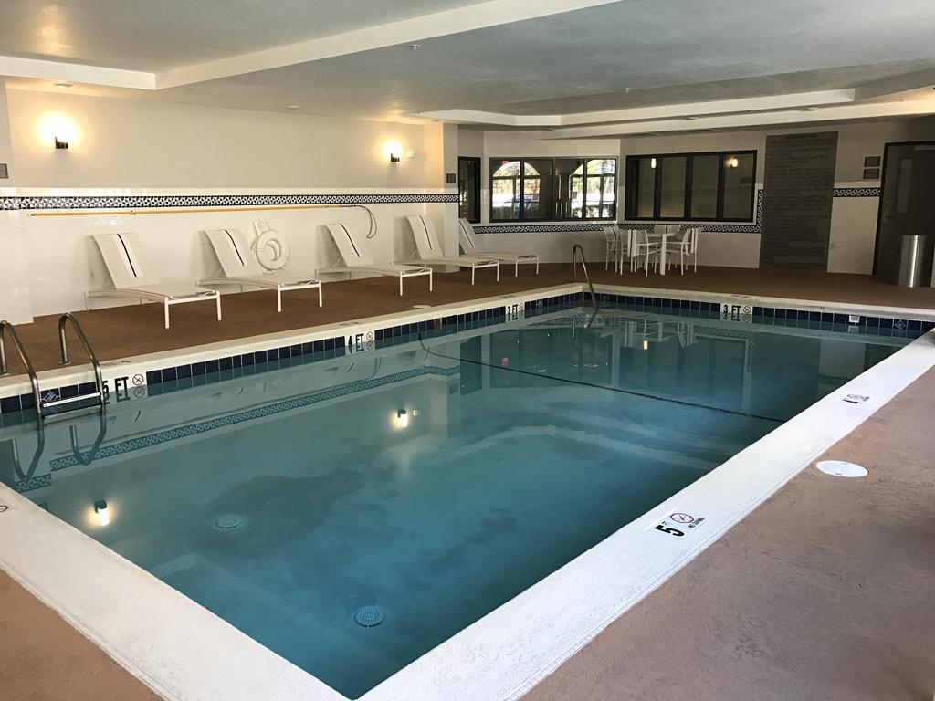 Country Inn & Suites By Radisson, Dalton, Ga Buitenkant foto